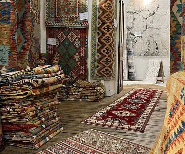 Tapis de salon oriental : quel style convient à votre décoration ? Collection de tapis persans et Kilim