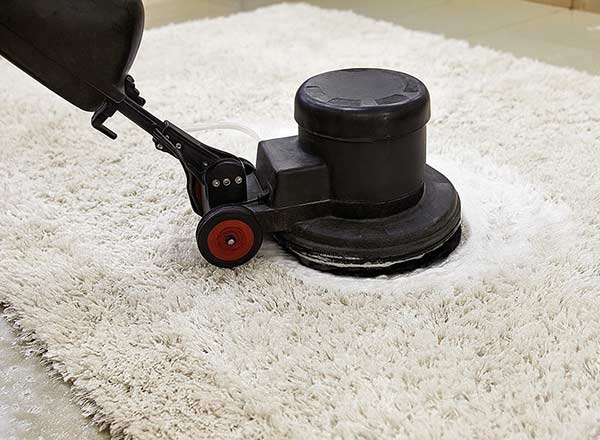 Comment nettoyer un tapis blanc devenu gris ? Nettoyage professionnel de tapis blanc devenu gris