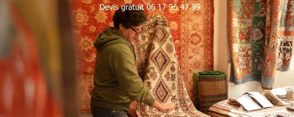 Réparation d’un tapis berbère ancien