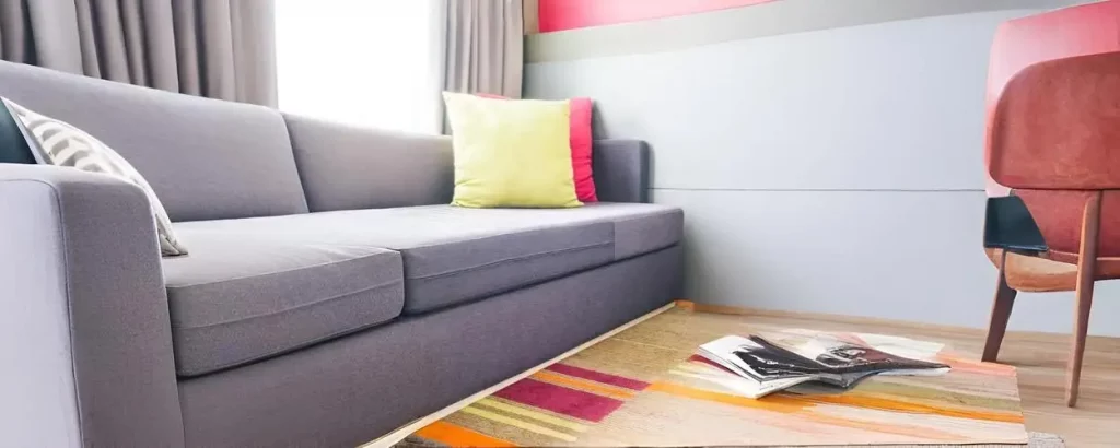 Pourquoi choisir un tapis à rayures rouille dans une chambre moderne ? Tapis à rayures rouille dans un salon