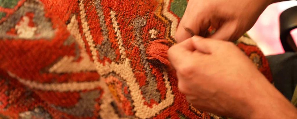 Techniques pour restaurer un tapis déchiré